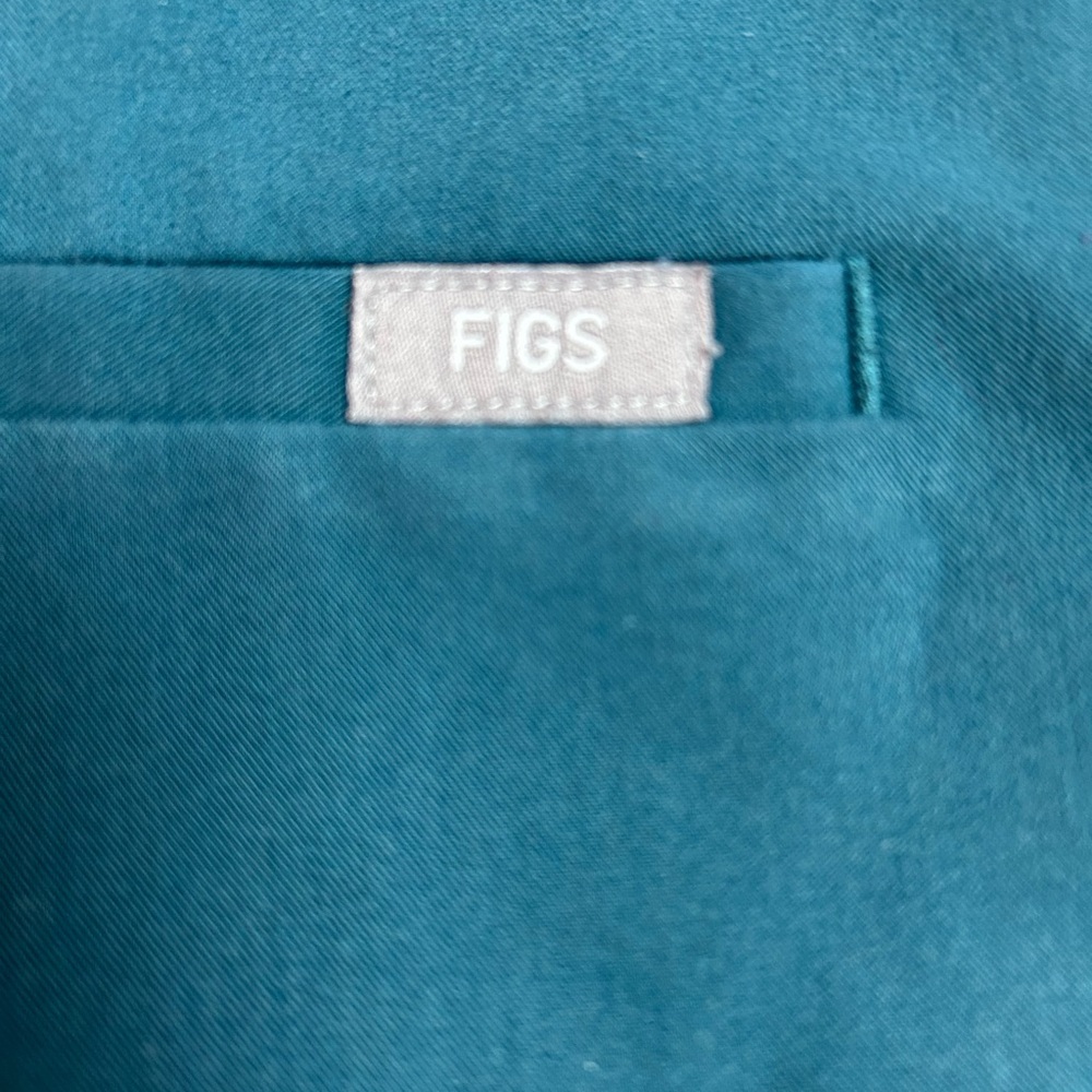 Figs Scrubs Top Womens S Teal Casma Three Pocket V Neck Technical Collection - Picture 4 of 10